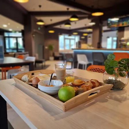 Ibis 3*